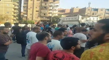 جهود مكثفة لاستخراج ركاب سيارتين أسفل تريلا منقلبة أعلى دائري الوراق